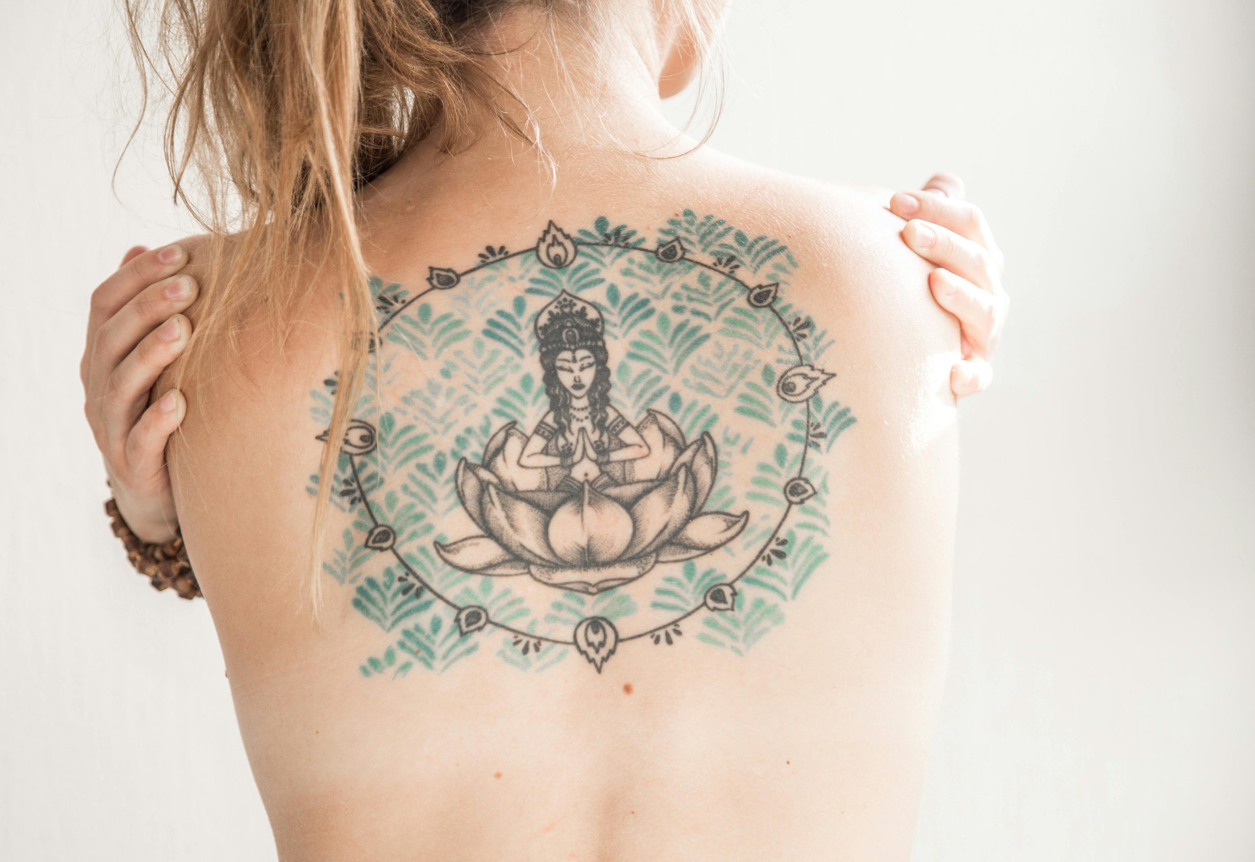 Tatouage lotus - signification et symboles cachés