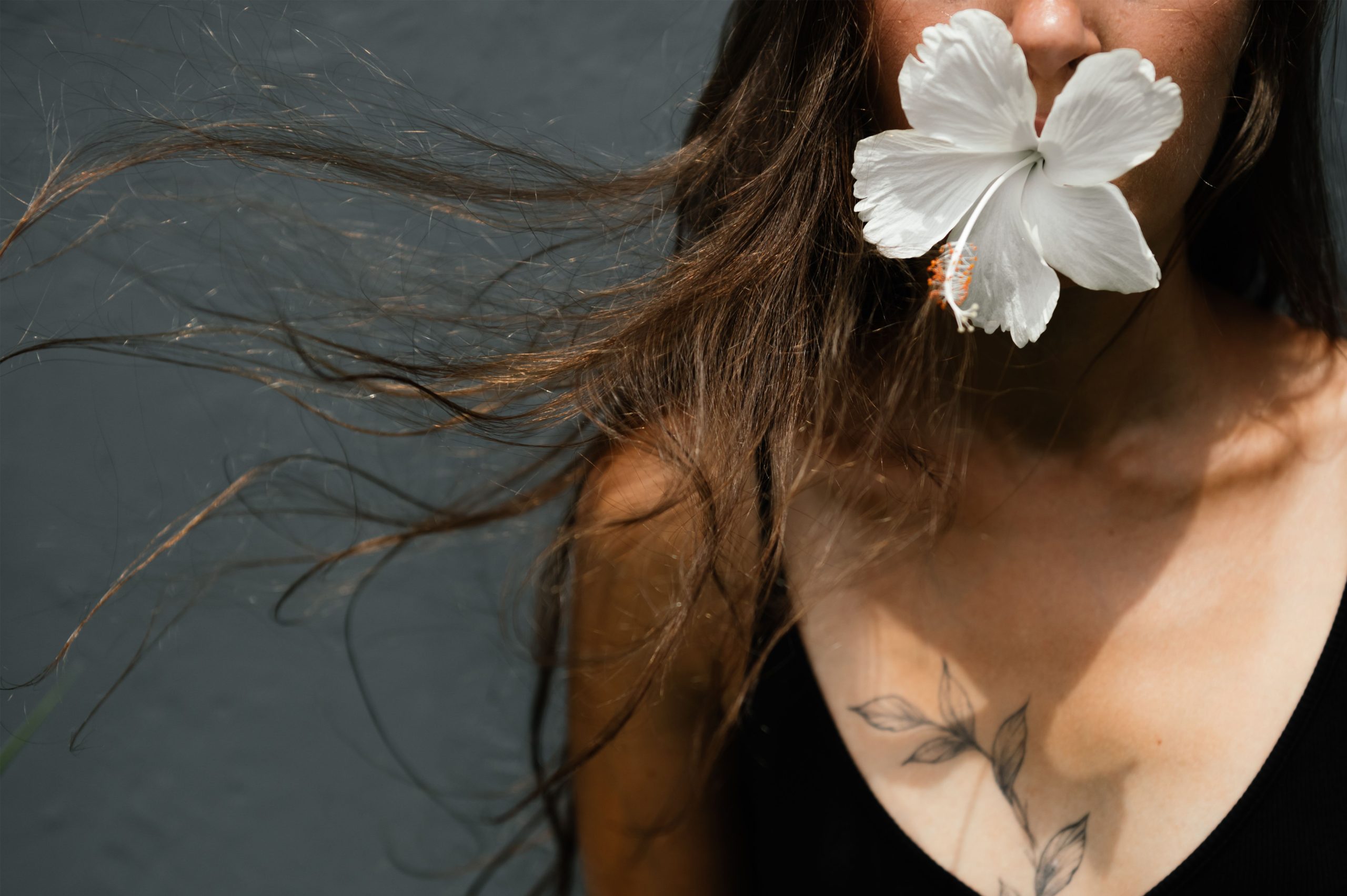 Pourquoi tatouage blanc peau noire s'efface
